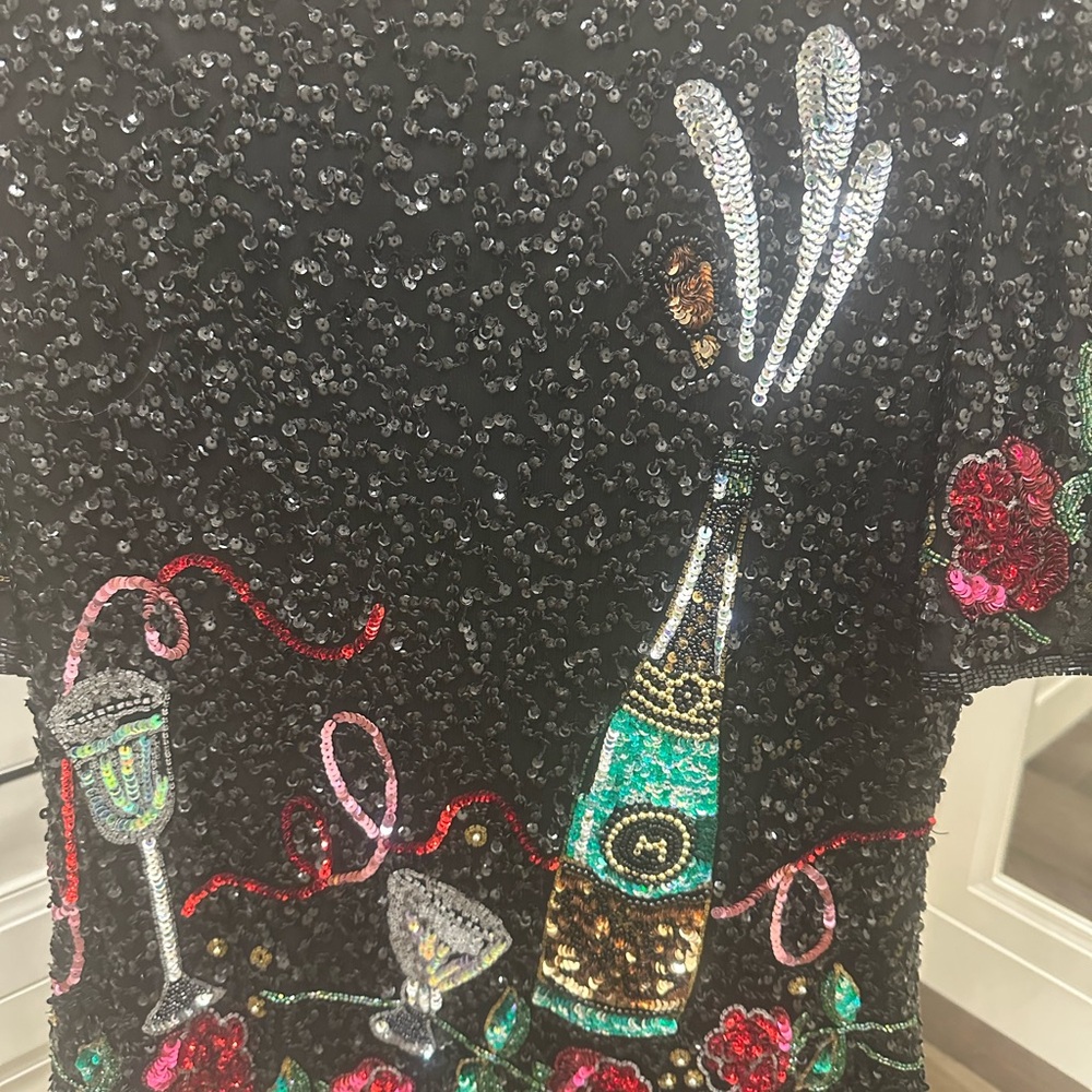 Laurence Kazar vintage silk and bedazzled Sequin Top 2X. Great condition.